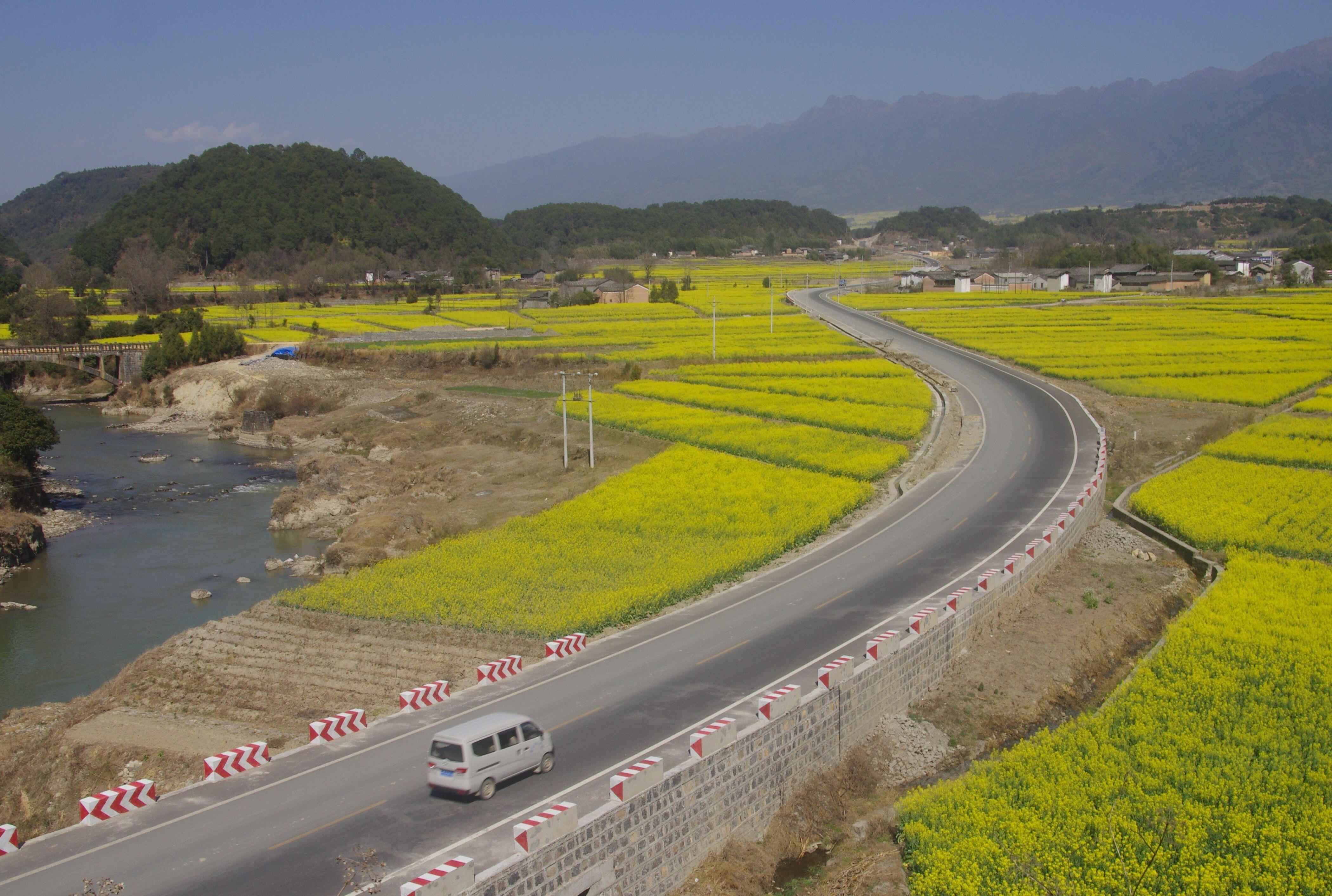 腾泸二级公路.jpg