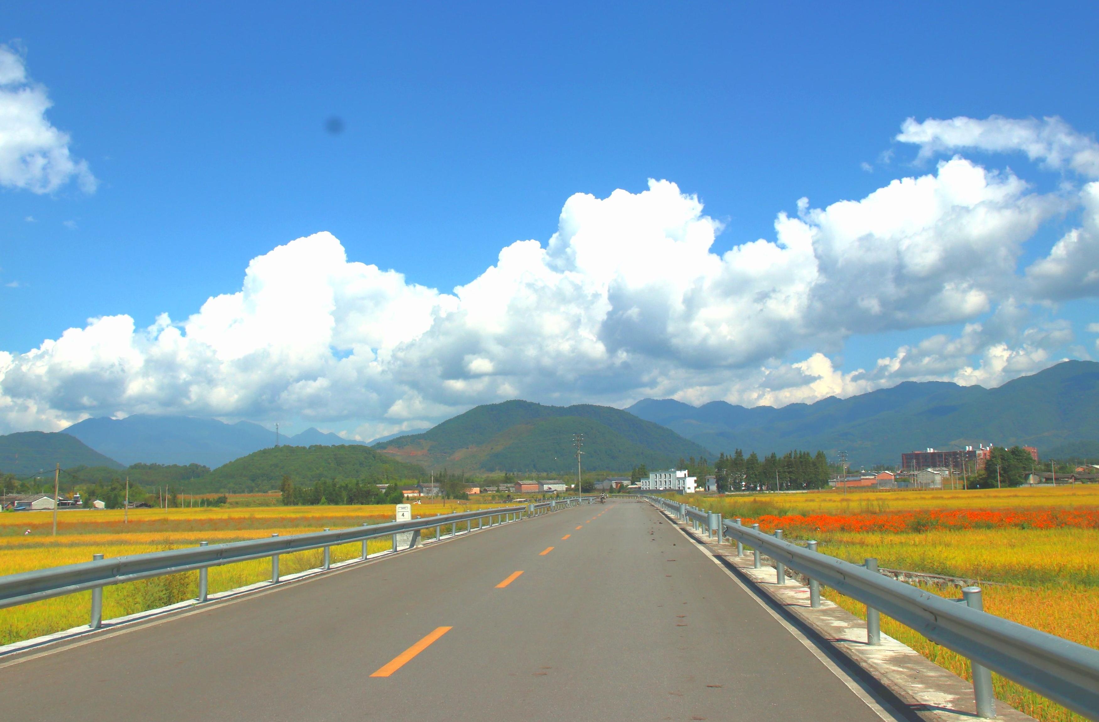 云峰山景区公路美丽公路.jpg