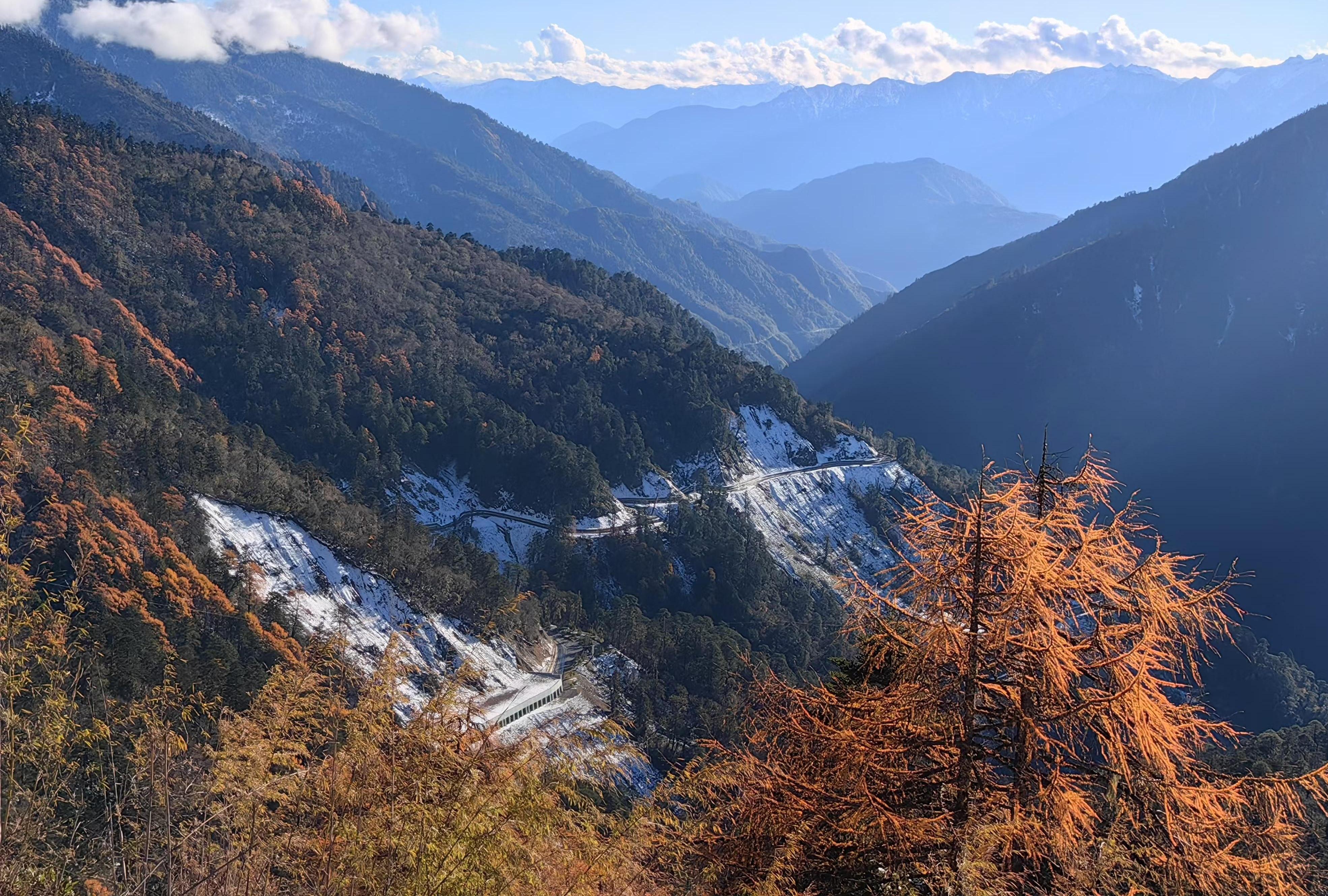 怒江州德贡公路1.jpg