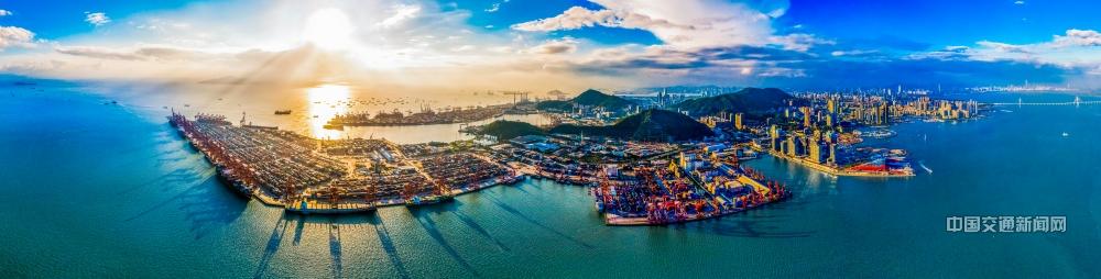 邓飞18682128209《大湾区物流新枢纽》2020年9月27日，俯瞰蛇口全貌。.jpg
