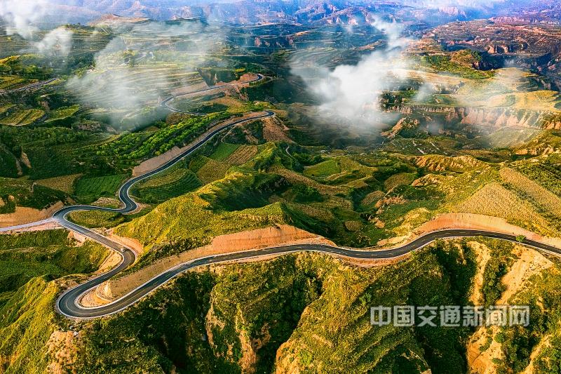 赵小鹏、崔鸣原、赵宇、刘文柱15834109439《三个一号旅游公路12》太行一号晋中榆次段.jpg