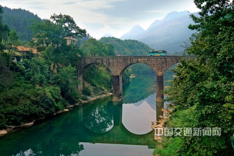 《槽渡河上展新姿》8-2.jpg