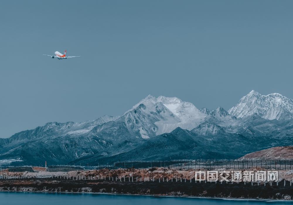 (youl)艾加宪13980850826《飞越雪山》2020年11月拍摄于四川省甘孜州康定机场.jpeg