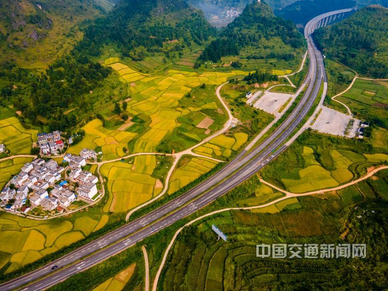 黄慧18277669009《温馨驿站》广西百色高速公路上央停车区，2020年9月4日.jpg