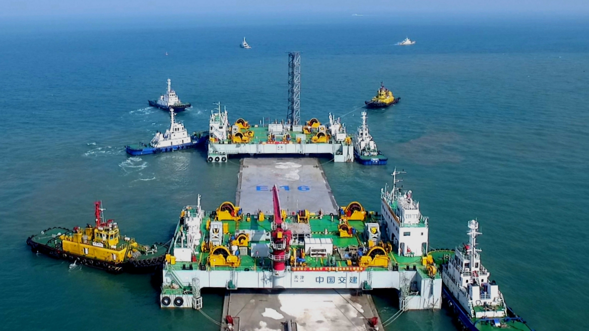 沉管安全浮运和沉放1.jpg