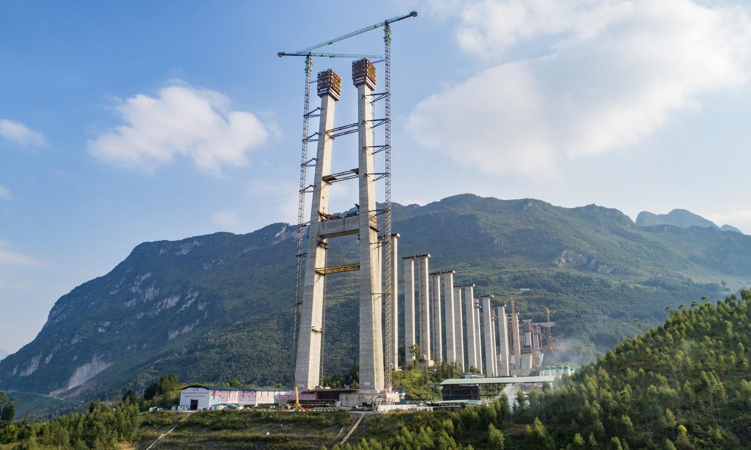 3、建设中的纳晴高速牂牁江大桥.jpg