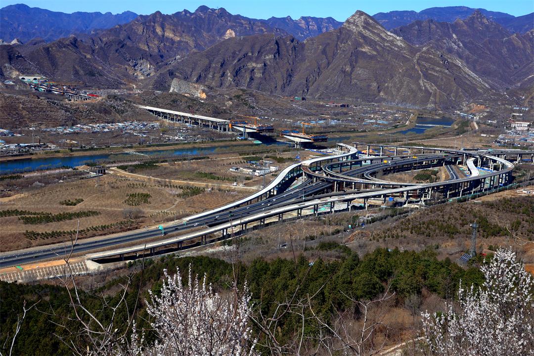 国家重点工程G109改扩建高速北京段起点，标志性工程六环连跨永定河特大桥接特大型隧道建设现场 + 覃世明 + 13601094409 + 830A6430_副本.jpg