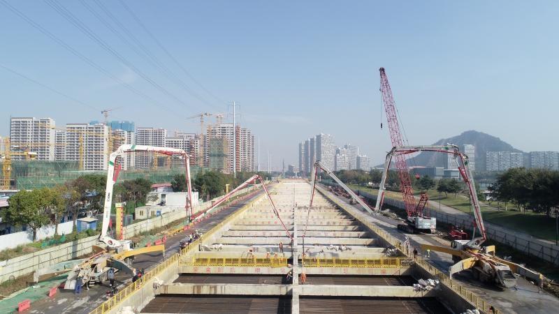 敔山湖隧道E区主体结构封顶。.jpg