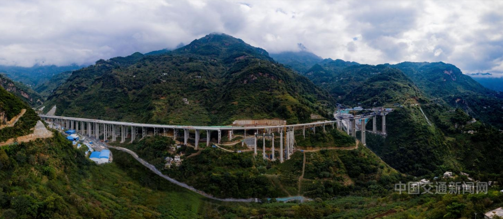 g7611都香高速公路翠屏特长隧道