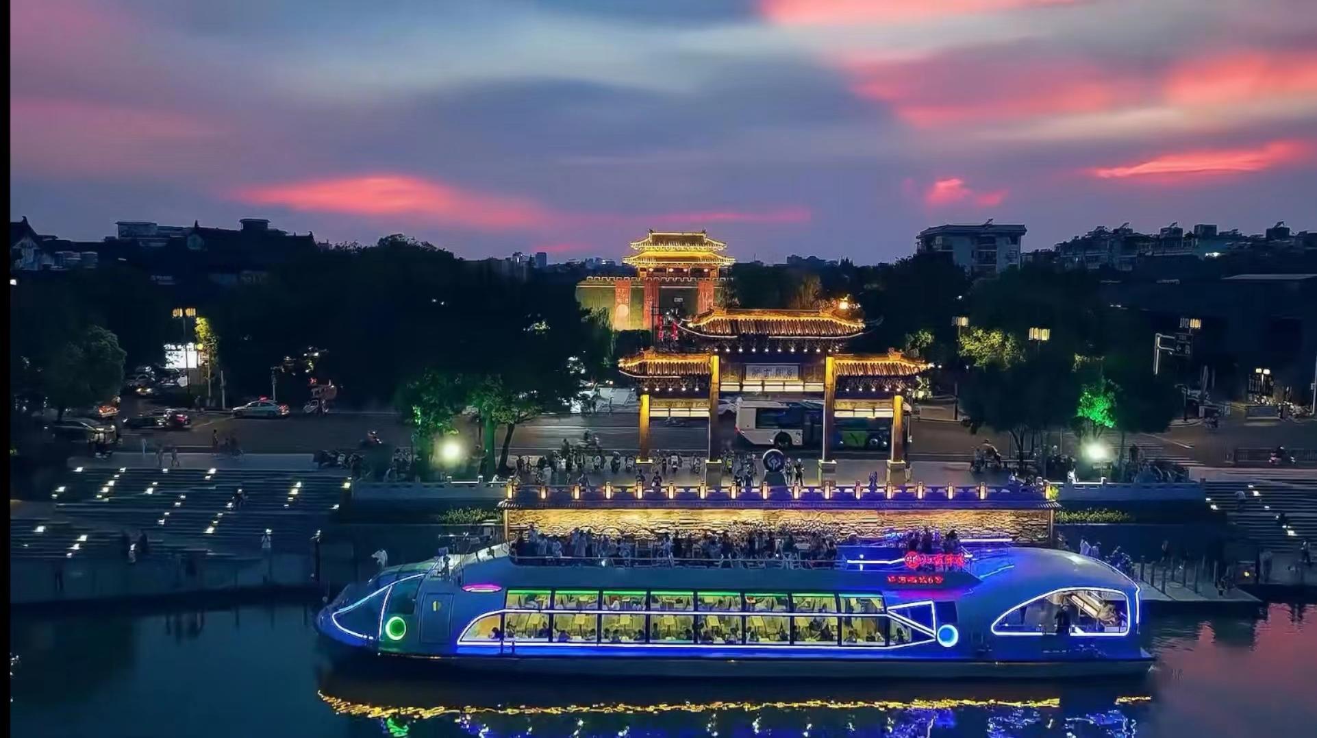 古运河夜游.jpg