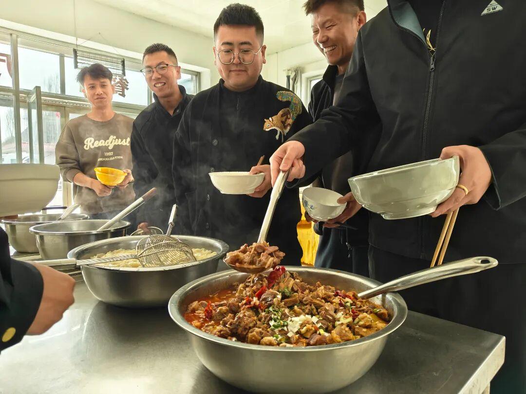 陕西交控榆吴分公司点靓偏远站点“幸福模样”